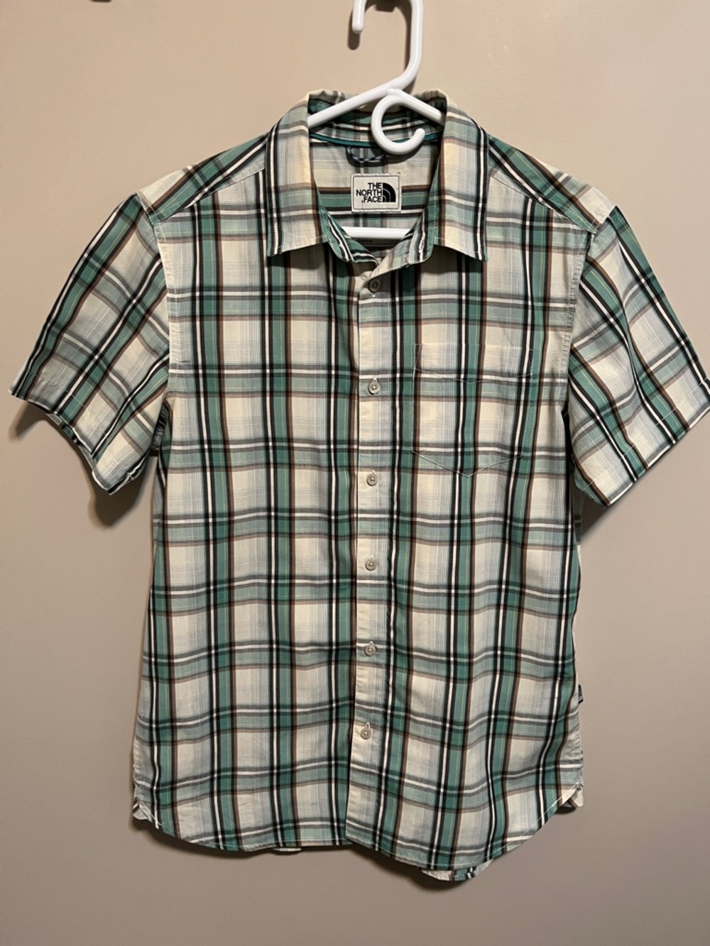 The North Face Men's Short-Sleeve Plaid Button-Up Shirt, size M
